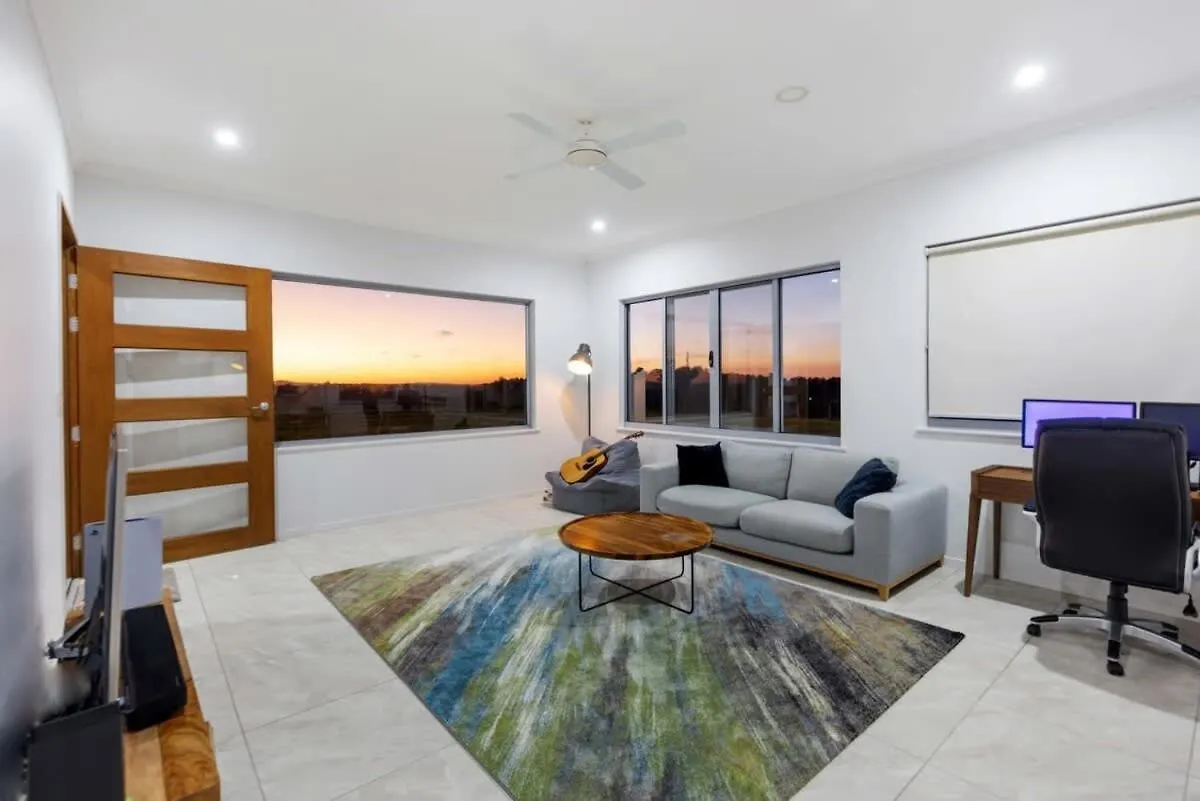 Petrichor Estate 360View Infinity Pool Villa Bald Knob Holiday home