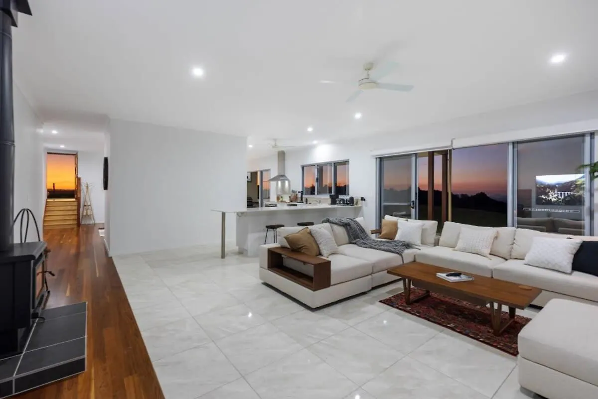 Petrichor Estate 360View Infinity Pool Villa Bald Knob Holiday home